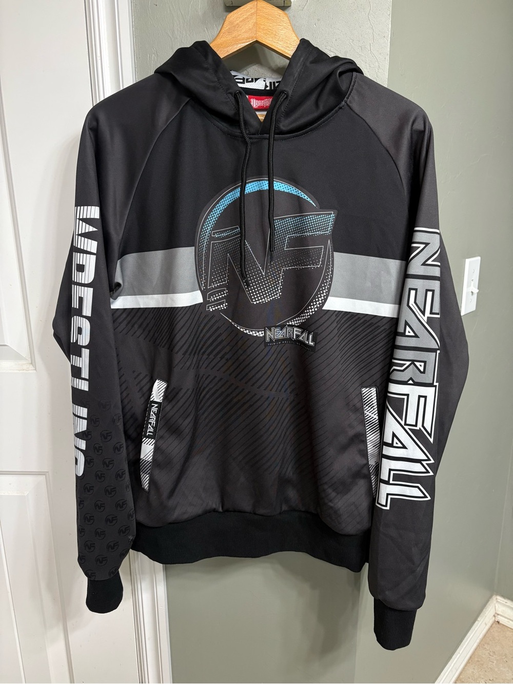 Men's Black & Gray Crewneck Pullover Hoodie